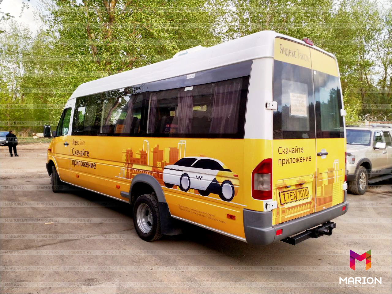 Реклама Яндекс Такси на маршрутках Минска